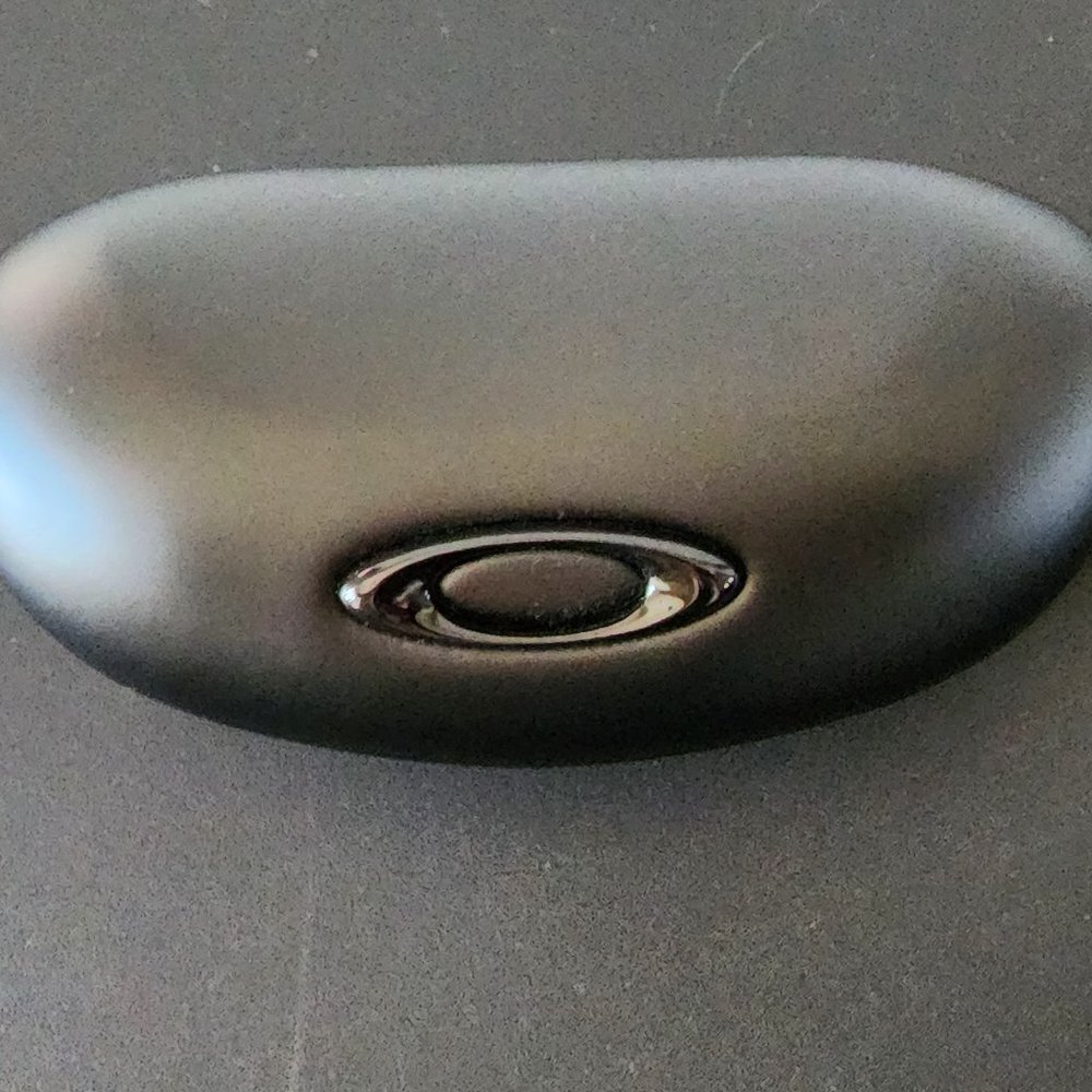OAKLEY Black Hard Shell Sun Glass Case - Large with Bag Clip